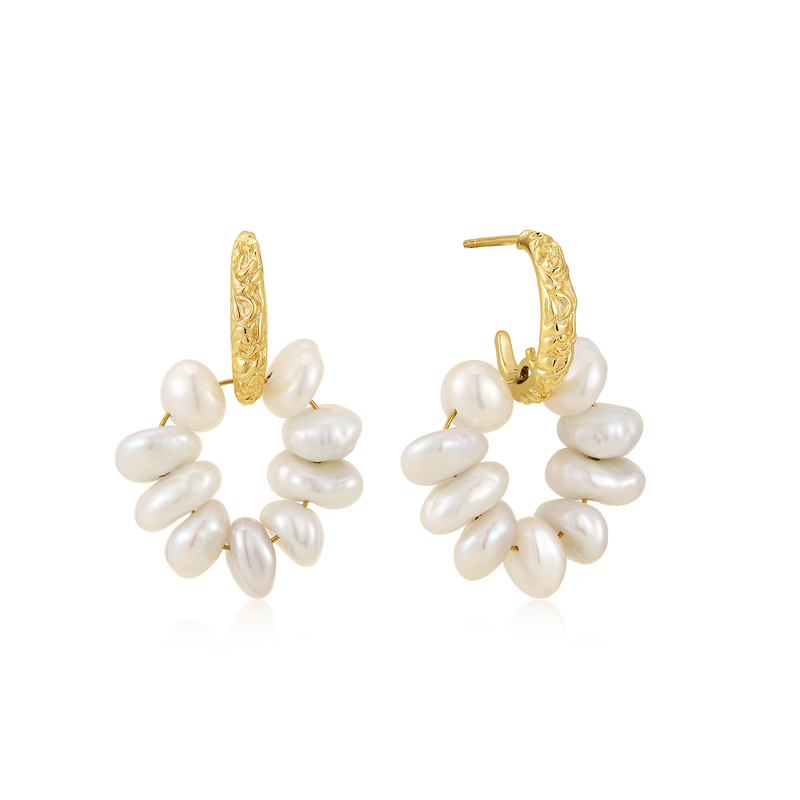 ARSIS – Baroque Pearl Huggie Garland Earrings